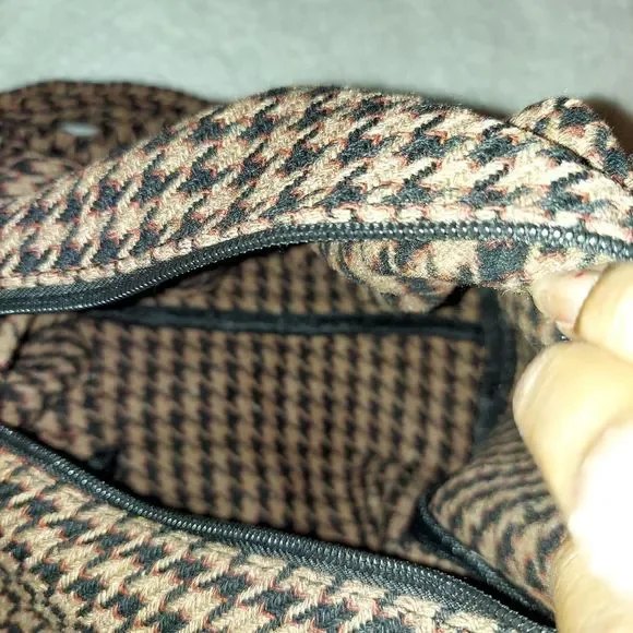 Houndstooth Crossbody Bag w/ 3 pins - Picture 6 of 10